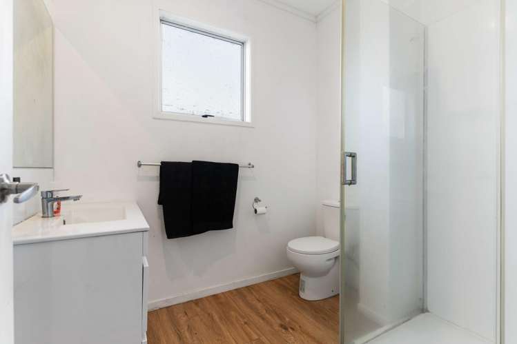 53 Heron Avenue East Matua_10