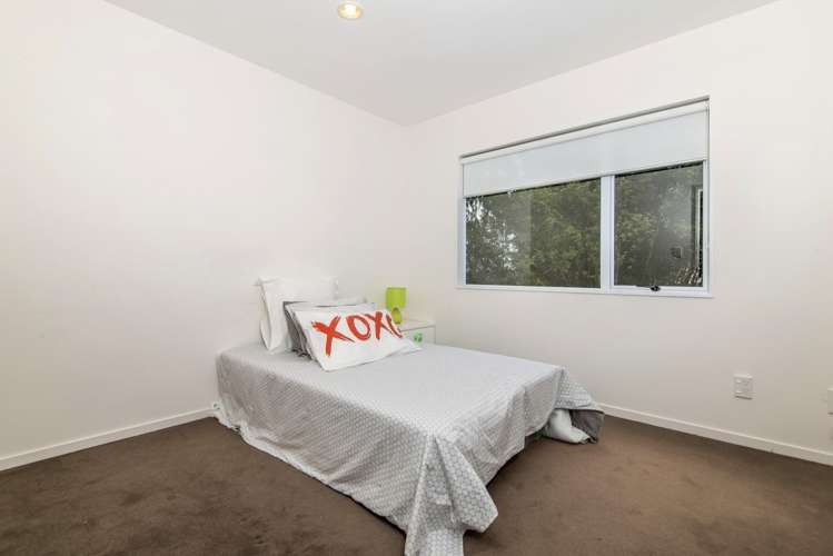 2/103l Glengarry Road Glen Eden_16