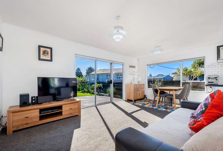 2/24 Bedford Street Te Atatu South_7