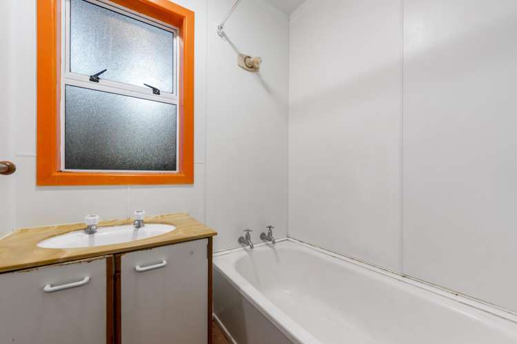 28 Geneva Place Blockhouse Bay_23