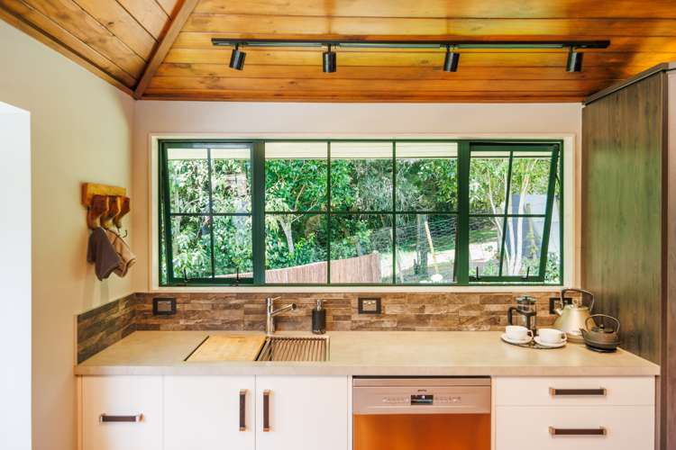 9 No 1 Line Pohangina_6