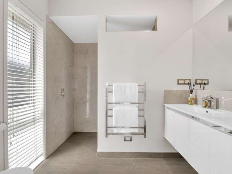 9 Portofino Point Karaka_22