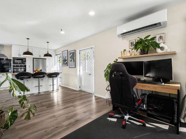 2/61 Laing Crescent Heathcote Valley_3