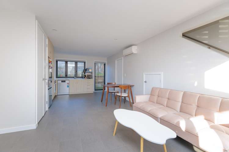 2/60 Broderick Road Johnsonville_5