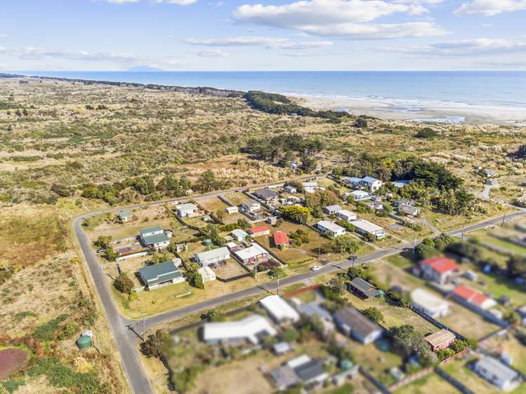 29 Tuiti Street Hokio Beach_11