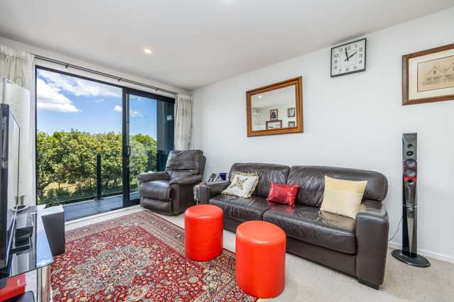 74/8 Thompson Park Road Mount Wellington_2