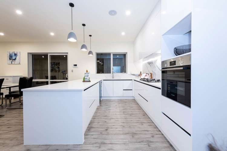 47 Donegal Park Drive Flat Bush_6