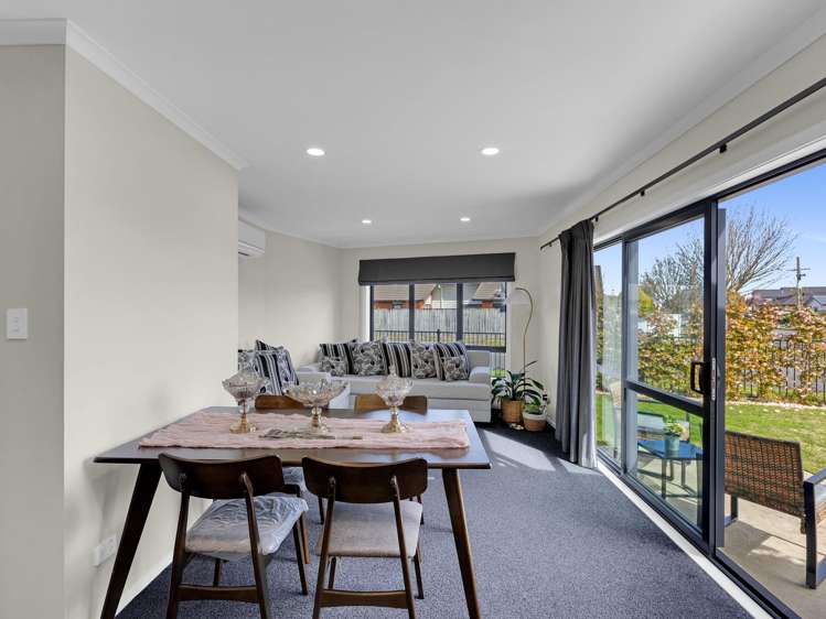 33B Saxbys Road Glenview_10