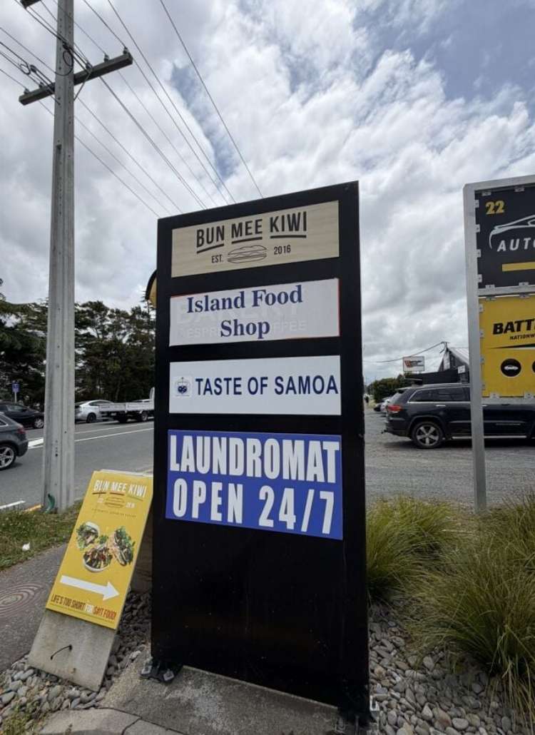 Retail 1/124 Henderson Valley Road Waitakere_12