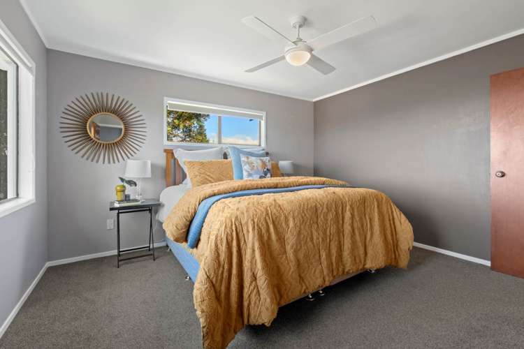 2/6 Acland Place Botany Downs_13