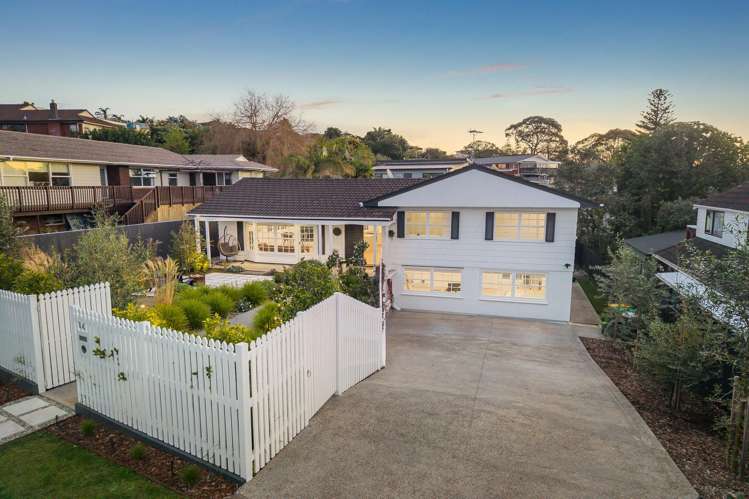 16 Pickwick Parade Mellons Bay_33