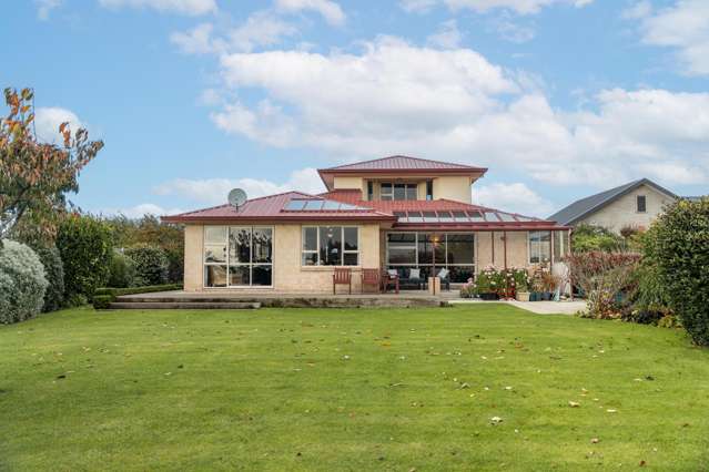 Incredible views in a prime Rosedale location!