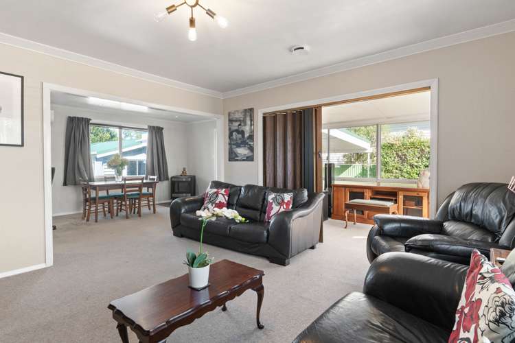 2 Card Crescent Featherston_6