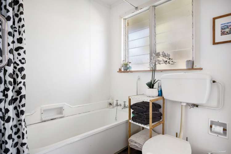 8 Kelvin Place Hamilton East_14