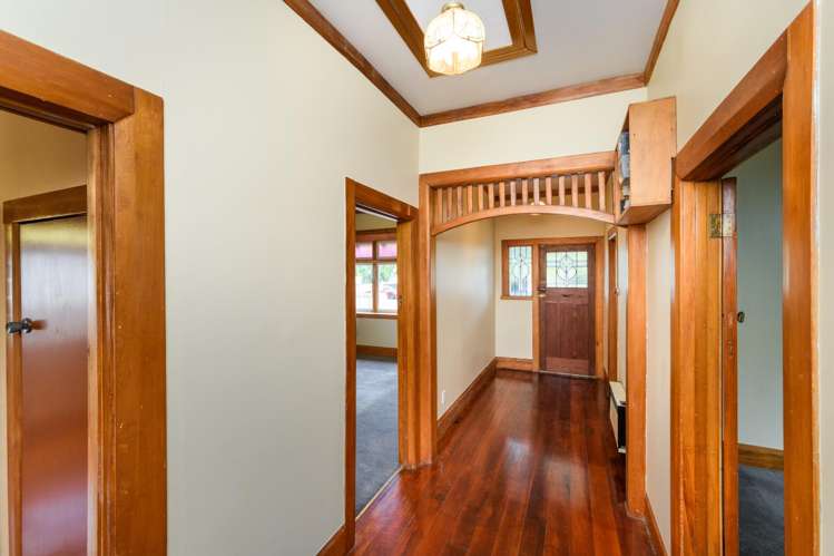 9 Burns Avenue Takaro_10