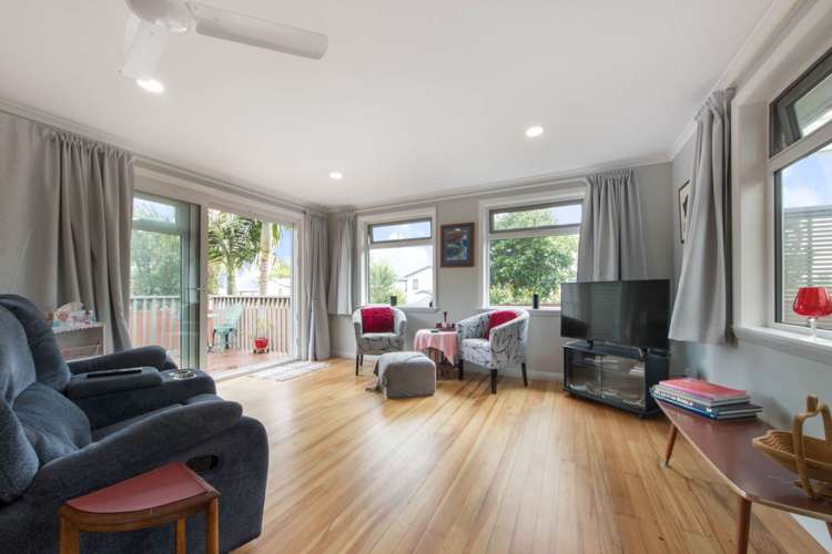 74 Woodglen Road Glen Eden_7