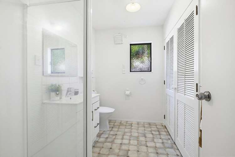 3 Tedder Way Karori_15