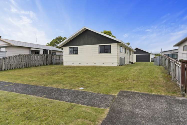 118 Charleston Avenue Whangamata_3