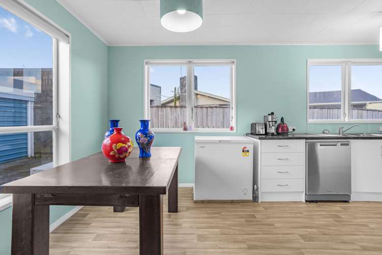 18 Kumeroa Grove Wainuiomata_6