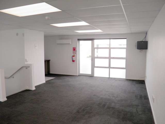 3/27 Waterman Place Ferrymead_1