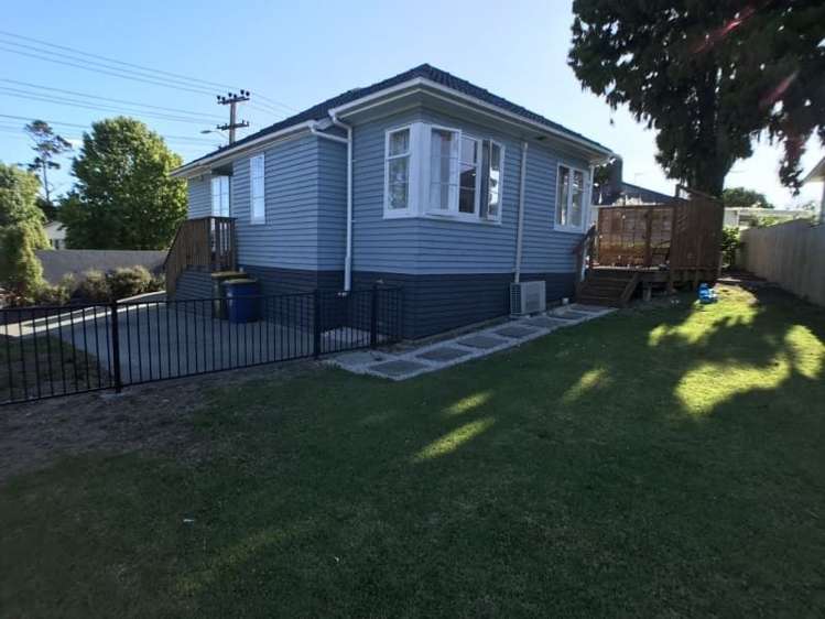 379A West Coast Road_0