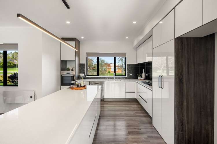 4 Jennian Avenue Rototuna North_9