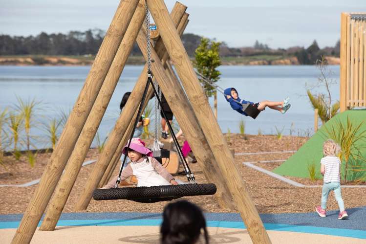 34 PEPENE AVE "WAIATA SHORES" Takanini_25