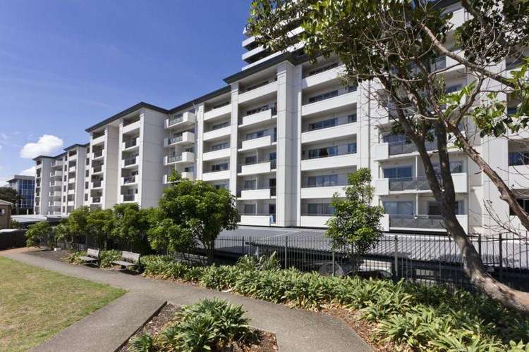  5R/16 Burton Street Grafton_13