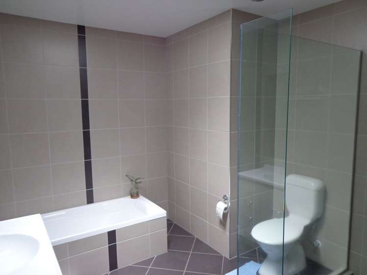 58 Farnborough Drive Grandview Heights_8