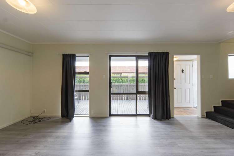 3/125A Knighton Road Hillcrest_3