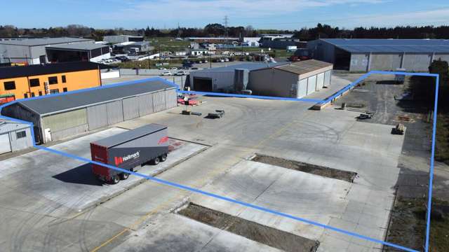 Large yard + warehouse and portacom