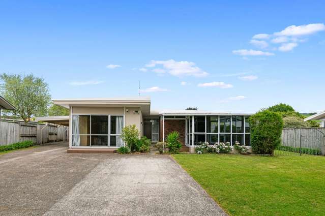 Spacious Family home in the heart of Pukehangi!