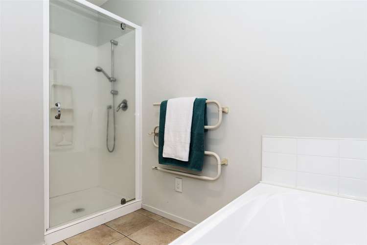 77 Acornia Close Ohauiti_18