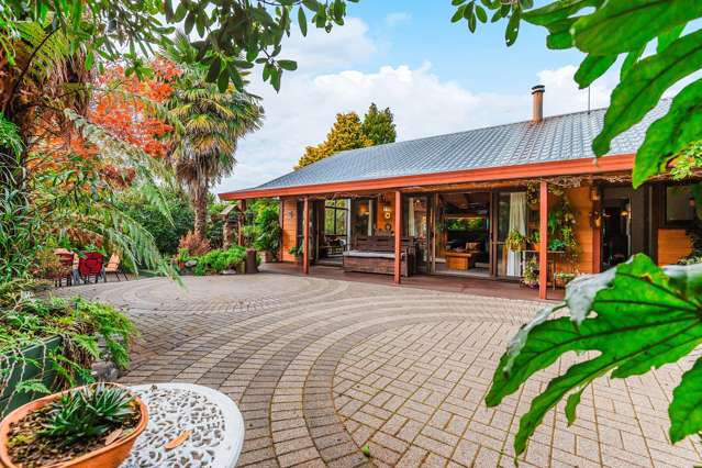 Your Private Oasis in the Heart of Leamington