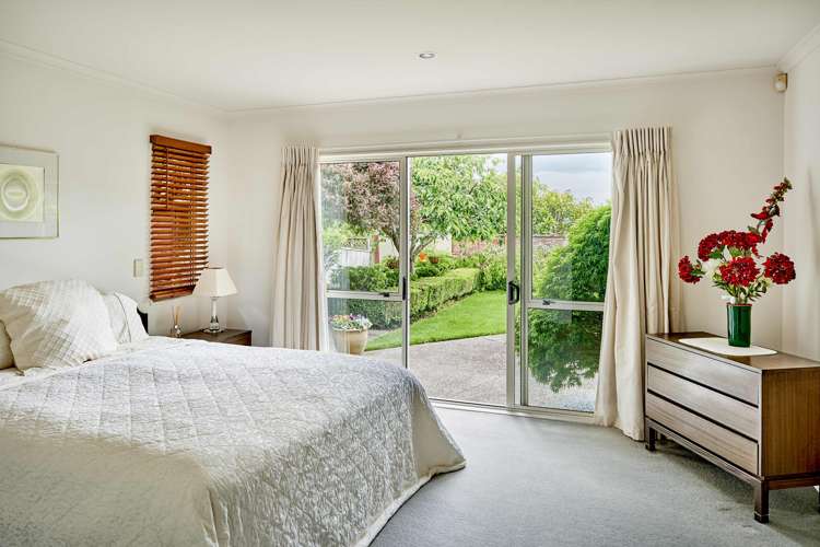 98 Samwell Drive Whitby_10