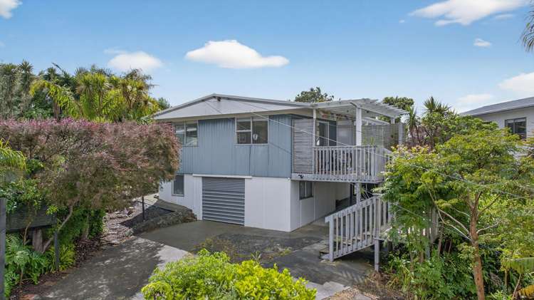 11 Kendale Drive, Matheson Bay_1