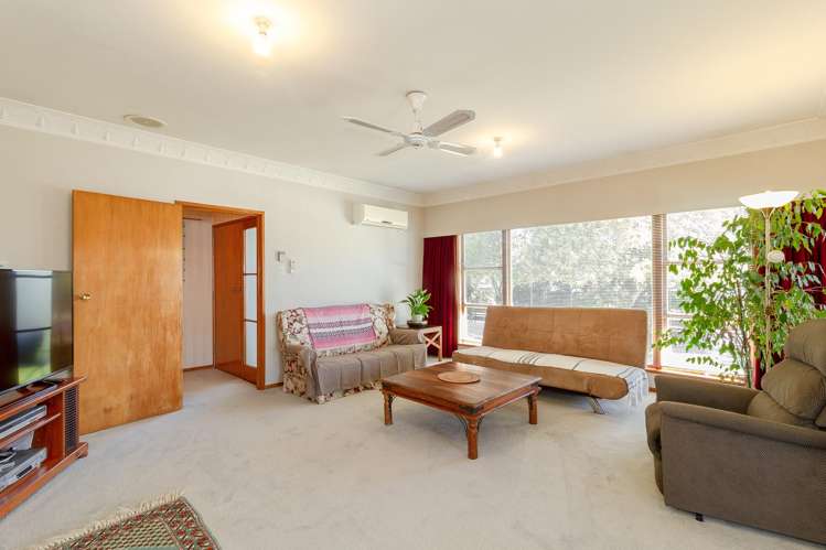 17 Henderson Crescent Onekawa_5