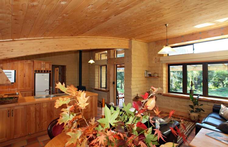 Earth House/3635 Cambridge Road Cambridge_7