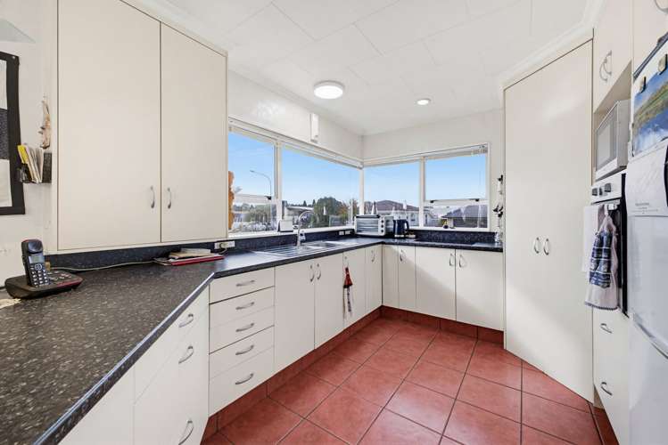 66 Tukapa Street Westown_10