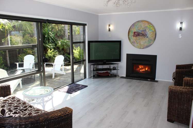 137 The Fairway Matarangi_6