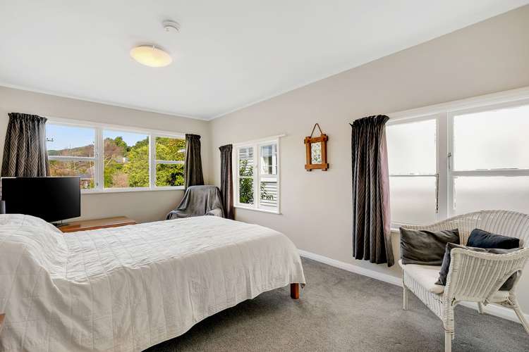 46 Kiwi Crescent Tawa_16