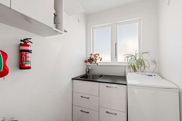 1/12 Bentley Street Russley_11