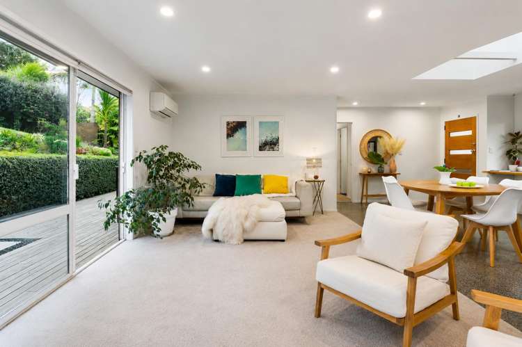 2/14 Surville Place Mairangi Bay_4