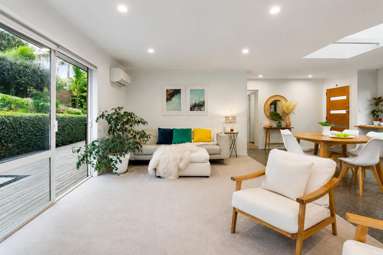2/14 Surville Place_4