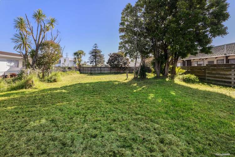 84 Roberts Road Te Atatu South_17