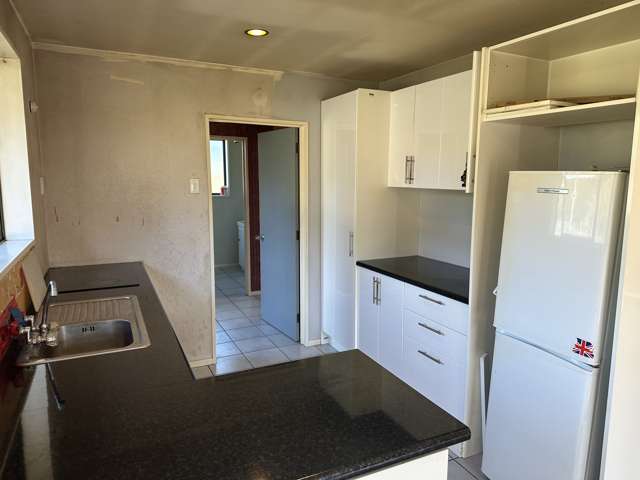 43 Chertsey Kyle Road Chertsey_2