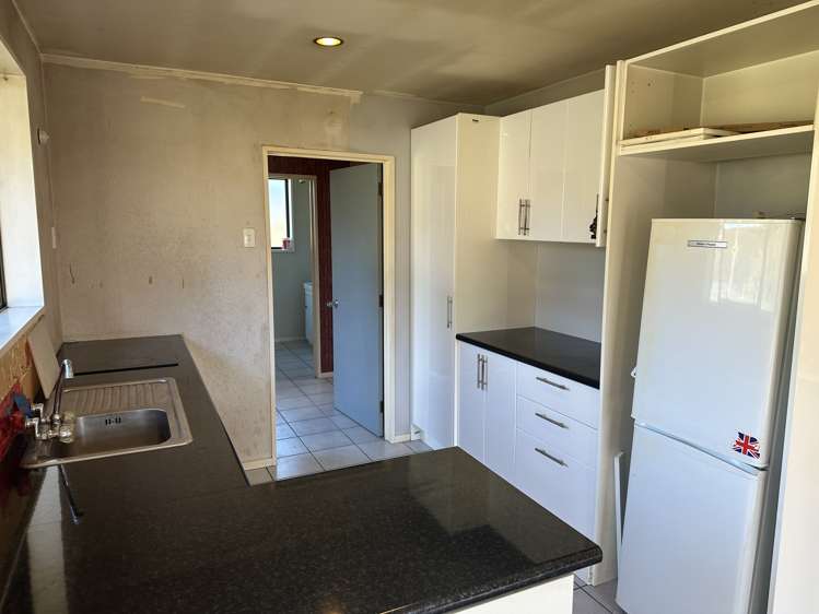 43 Chertsey Kyle Road Chertsey_2