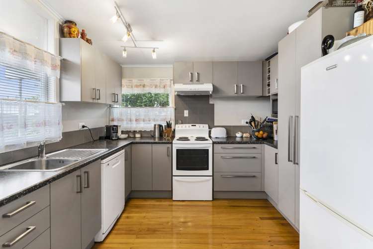 20 Swallow Drive Manurewa_10