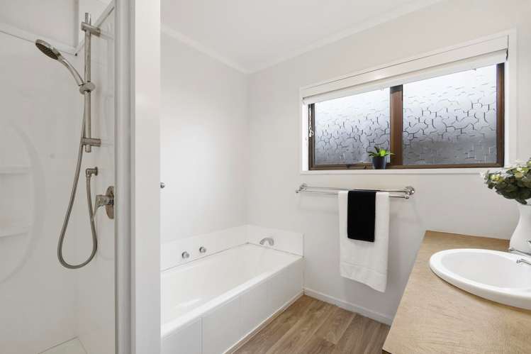 8 Kestrel Crescent Matamata_16