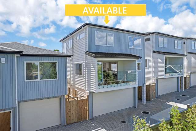 Double Garage! 208m² Floor Area! TWO Living Rooms!